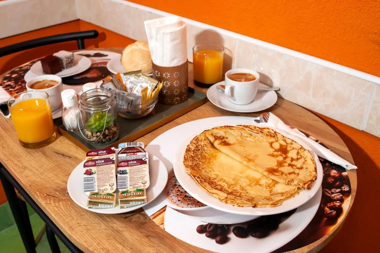 Apartments Erik B&B Adults Only krevet i doručak
