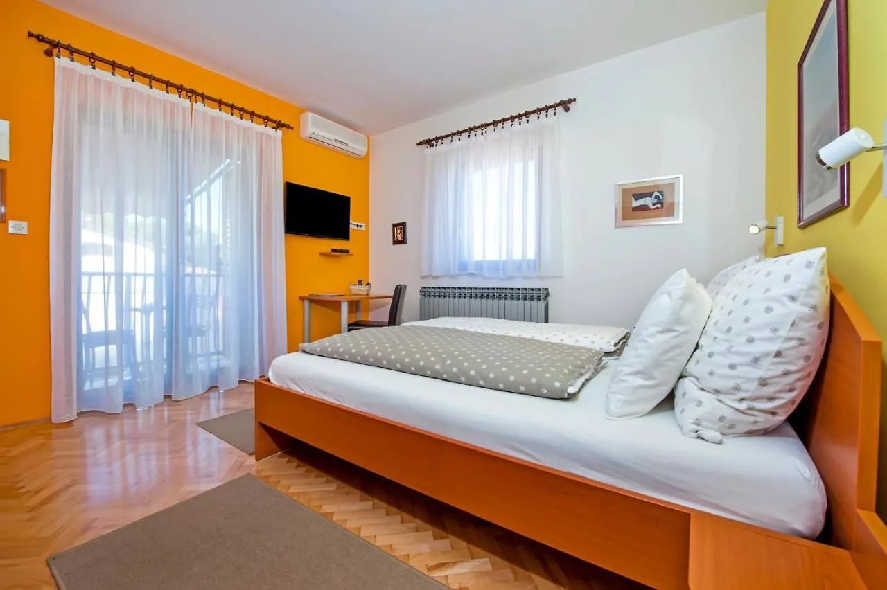 Apartments Erik B&B Adults Only krevet i doručak