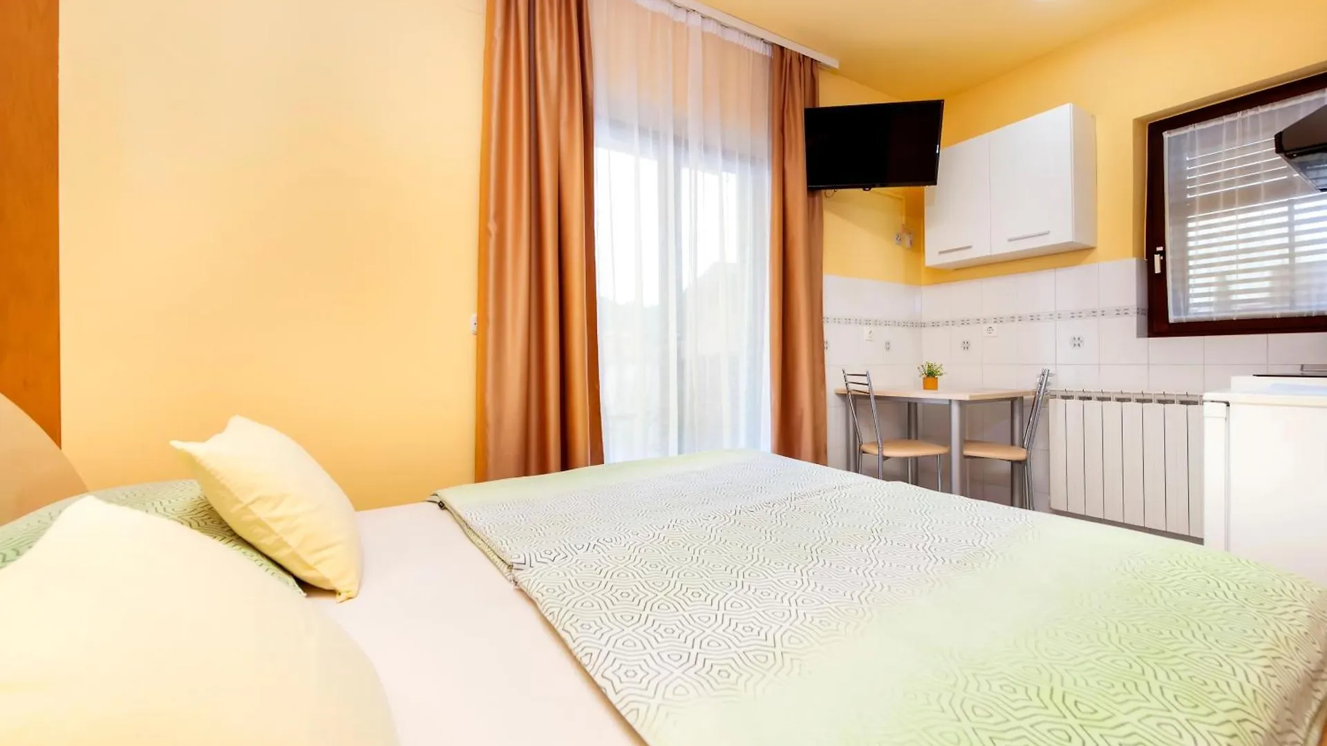 Apartments Erik B&B Adults Only