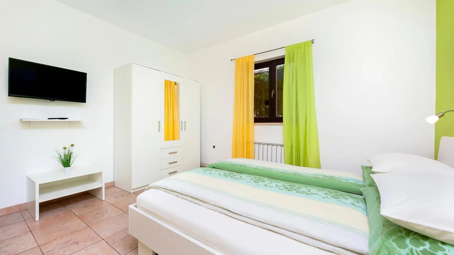 Apartments Erik B&B Adults Only krevet i doručak