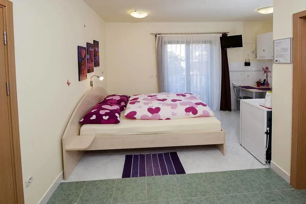 krevet i doručak Apartments Erik B&B Adults Only