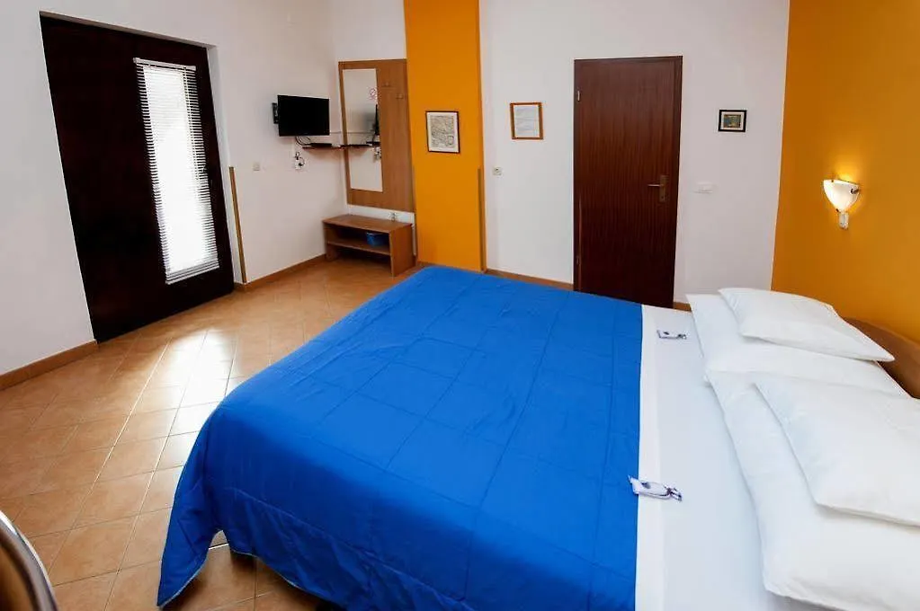 Apartments Erik B&B Adults Only 3*, Rovinj