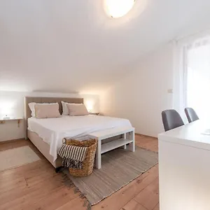 3* Pensión Dali