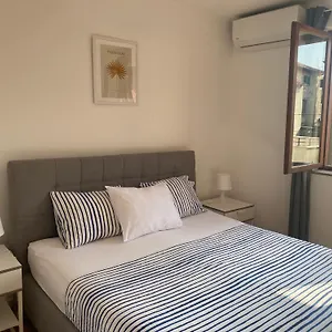 3* Pensión Marta