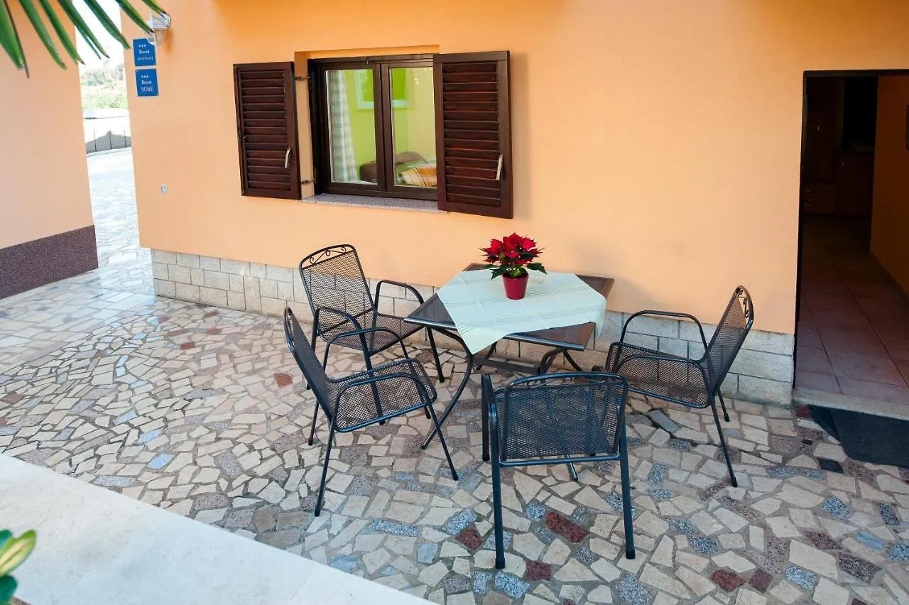 Couette-café Apartments Erik B&B Adults Only Rovinj