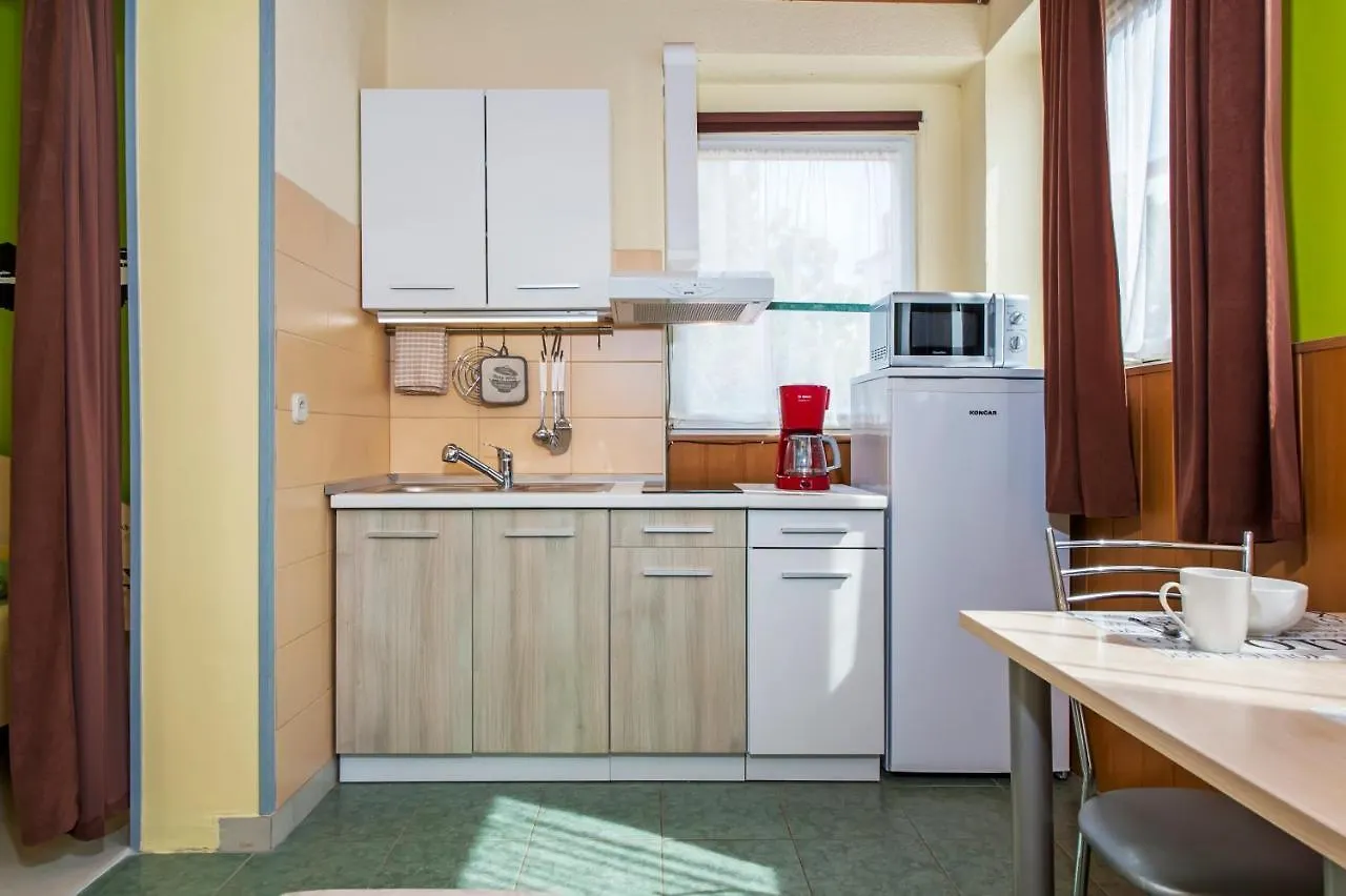 Apartments Erik B&B Adults Only Rovinj 3*,