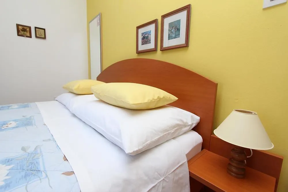 Apartments Erik B&B Adults Only Rovinj 3*,  Hırvatistan