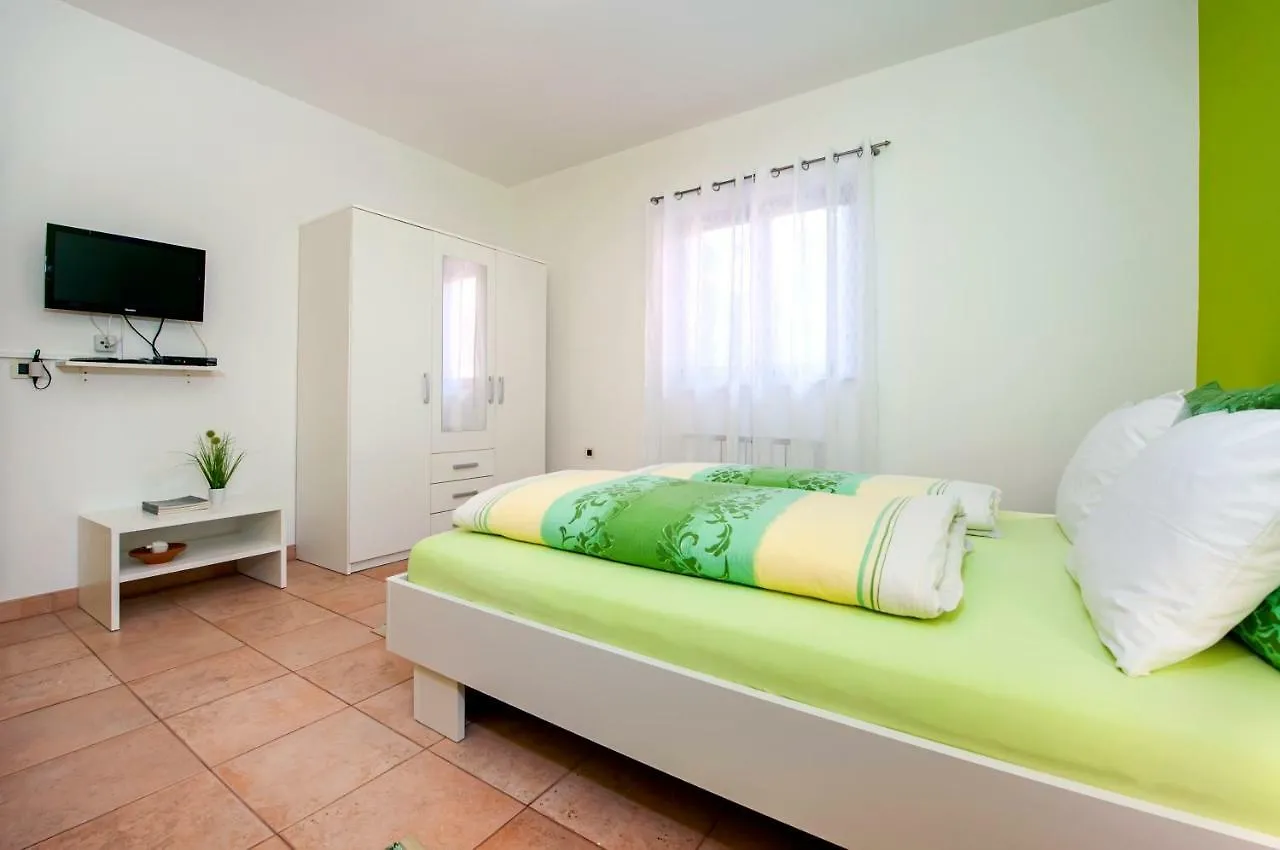 Apartments Erik B&B Adults Only Rovinj 3*,